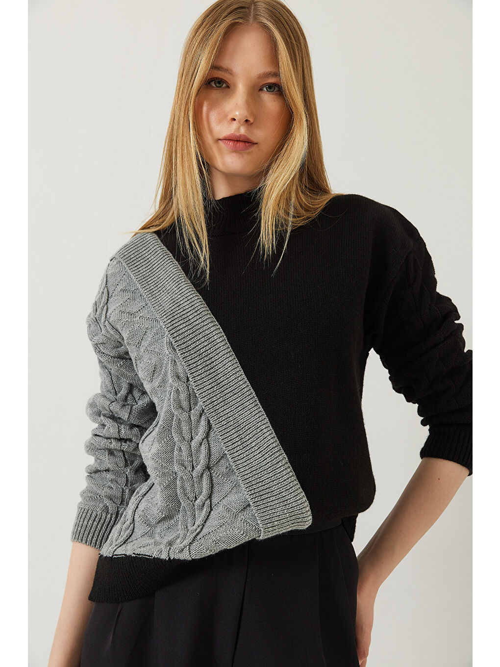 Siyah Kadın Parçalı Triko Kazak-2