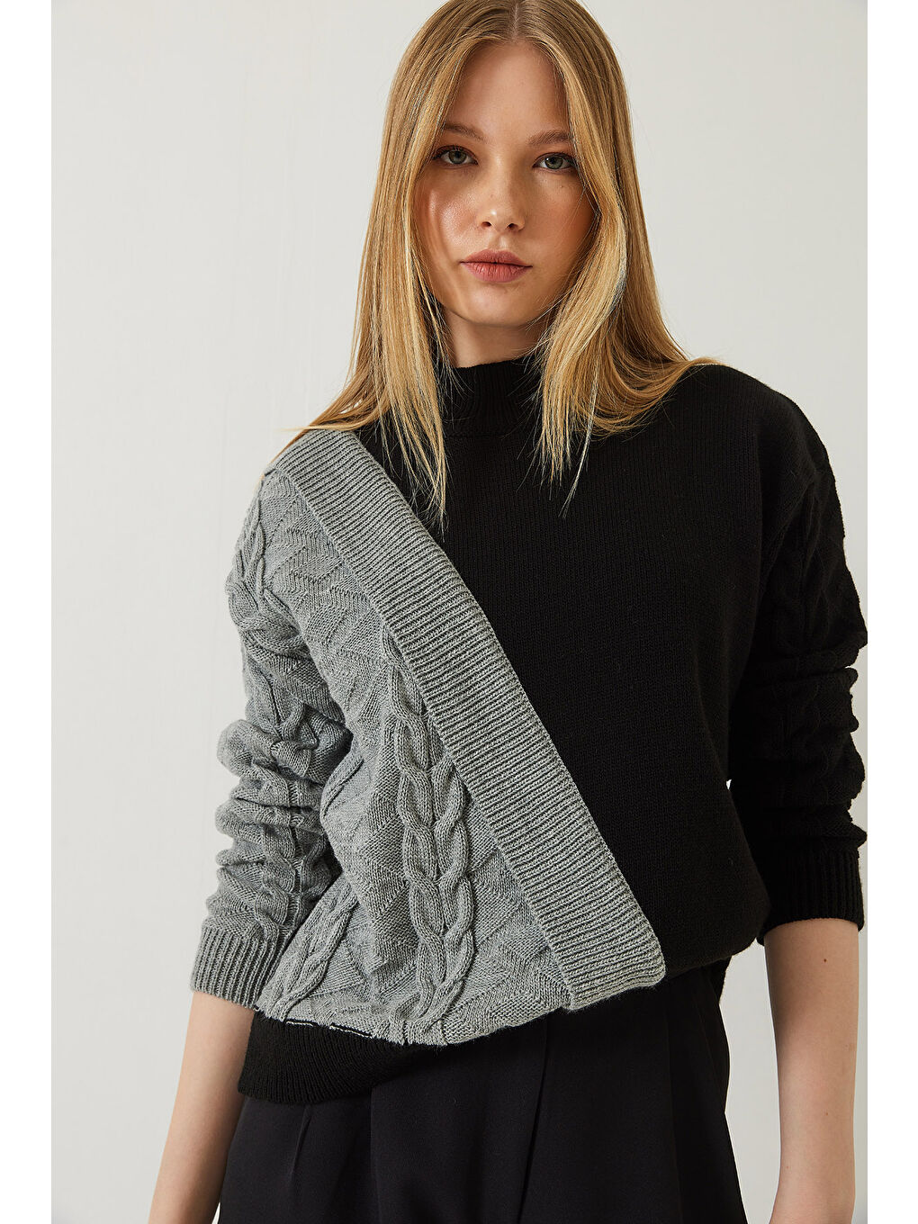 Siyah Kadın Parçalı Triko Kazak-3