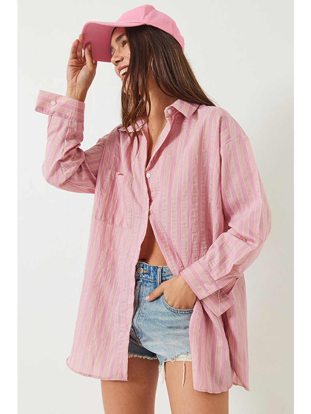 Pembe Kadın Tek Cep Detaylı Çizgili Oversize Gömlek