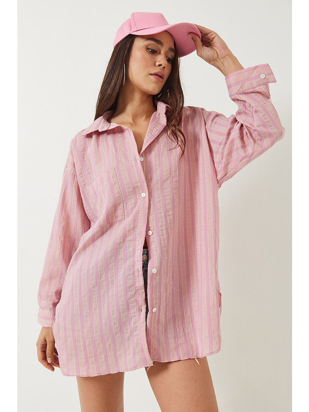 Pembe Kadın Tek Cep Detaylı Çizgili Oversize Gömlek-2