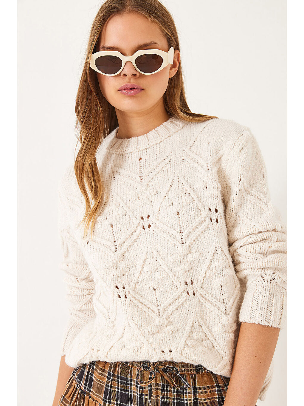 Ekru Kadın Ponpon Detaylı Triko Kazak-2