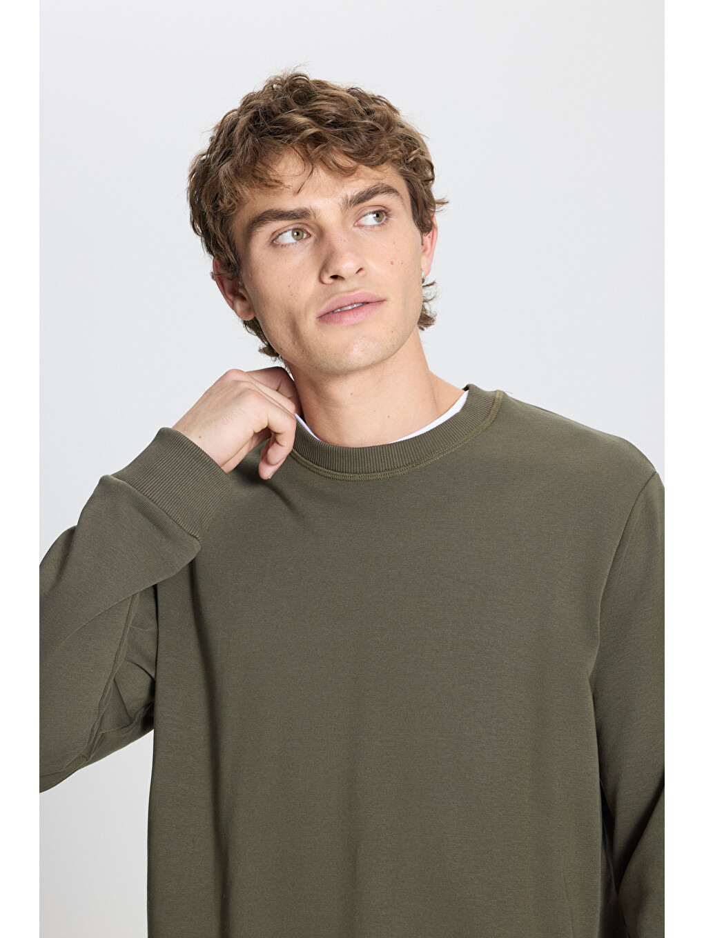 Erkek Haki Standart Fit Normal Kesim Bisiklet Yaka Pamuklu Sweatshirt-2