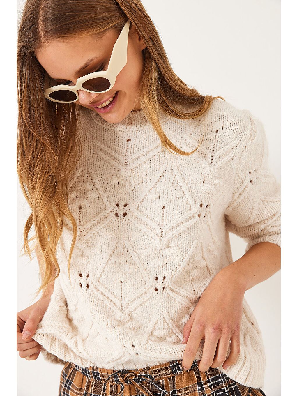 Ekru Kadın Ponpon Detaylı Triko Kazak-5