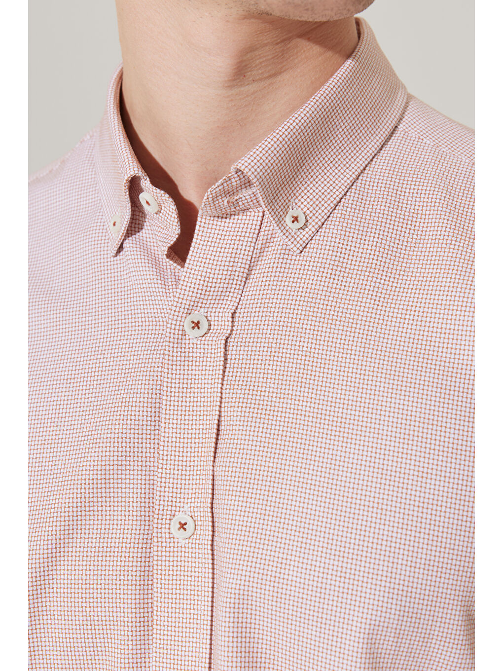 Erkek Beyaz-Kiremit Slim Fit Dar Kesim Düğmeli Yaka Armürlü Gömlek-4