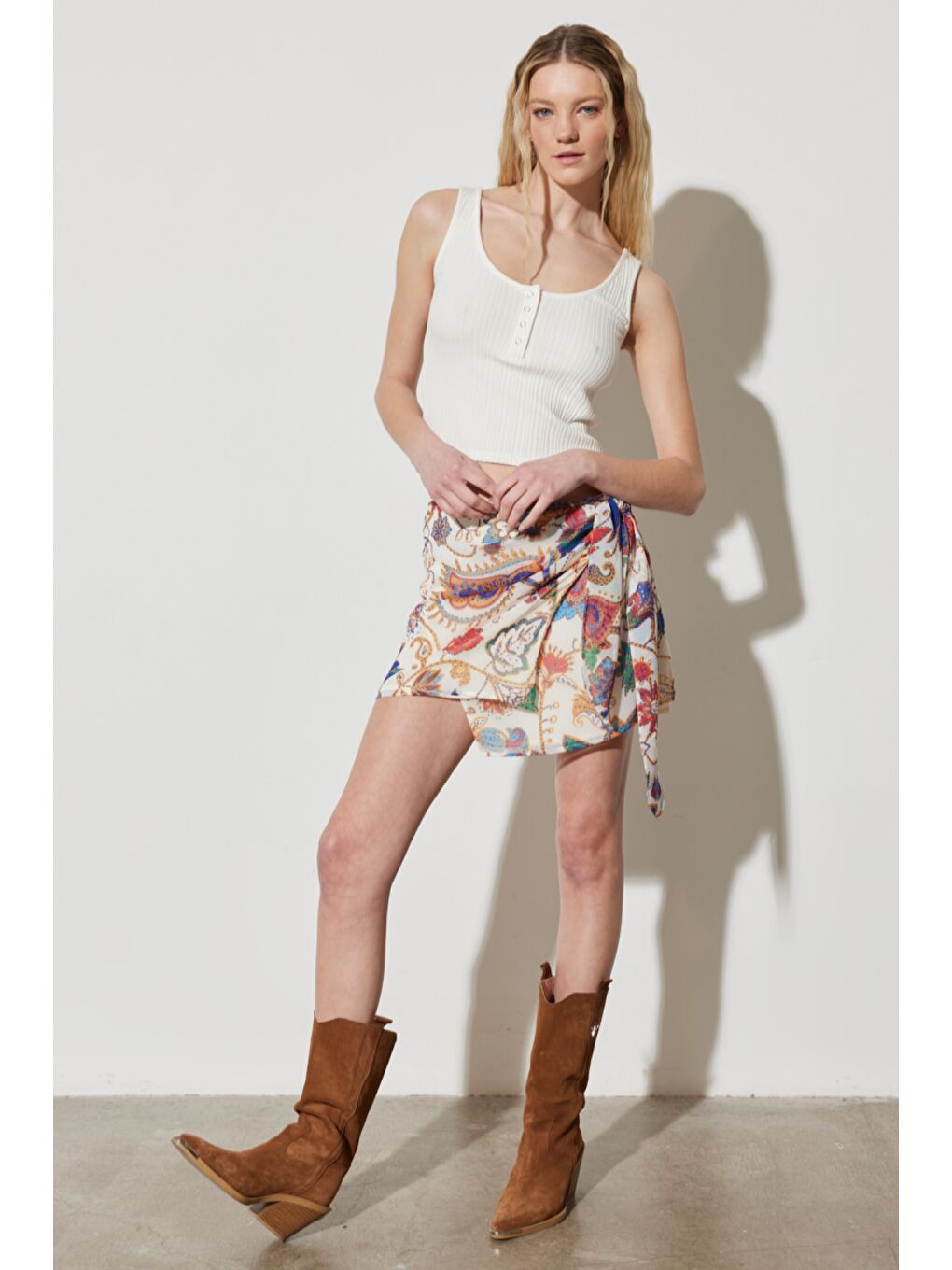 Karışık Regular Fit Normal Kesim Yüksek Bel Yandan Bağlamalı Kısa Etek-2