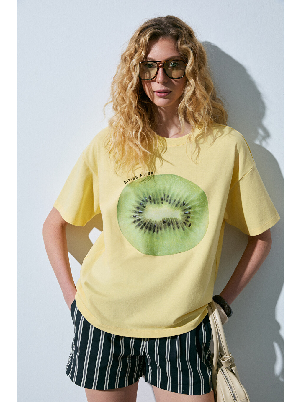 Sarı ASTERIVE Kadın Organik Pamuklu Baskılı Bisiklet Yaka Oversıze SARI T-Shirt