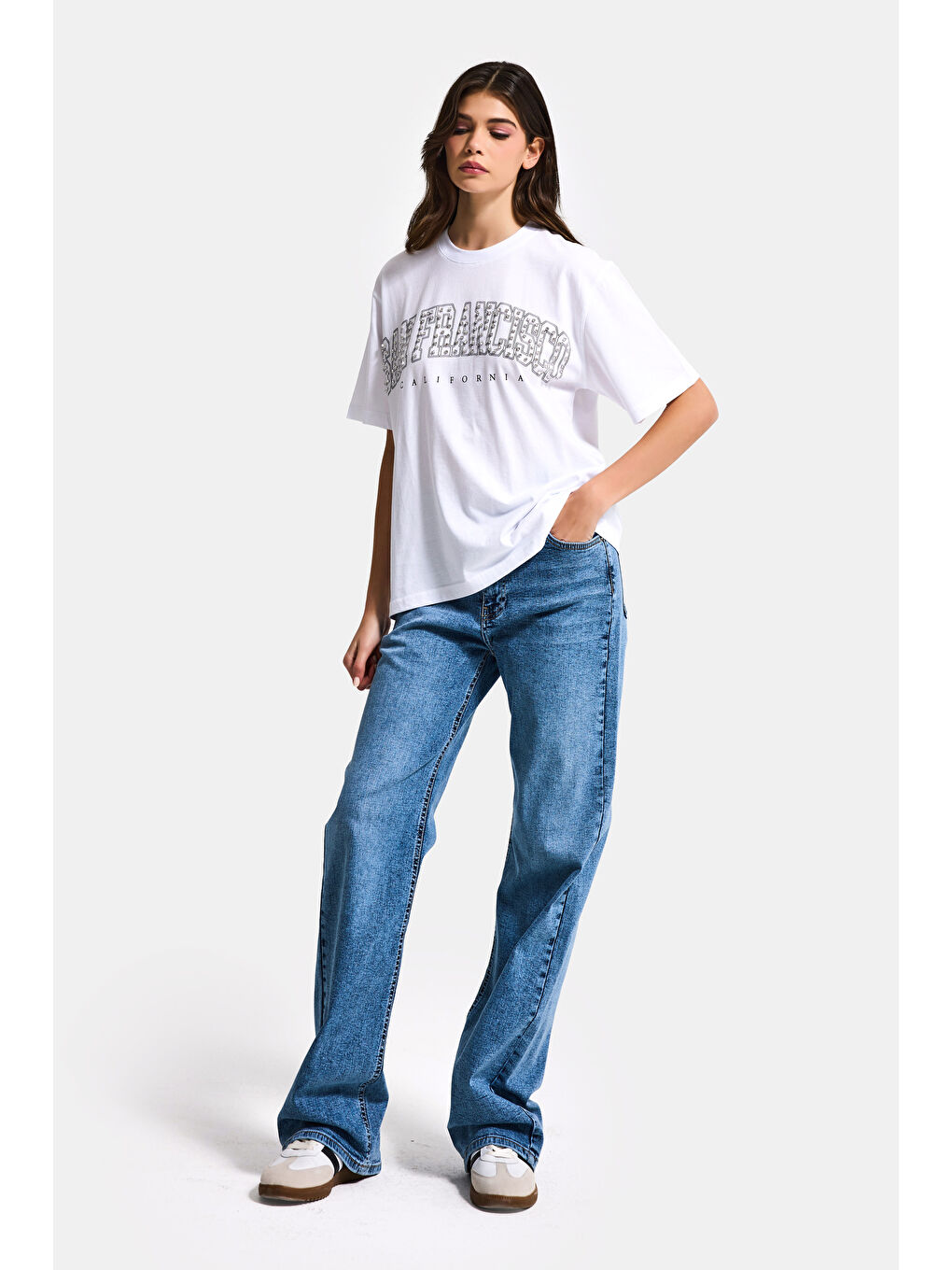 Kadın Beyaz s6-2 Oversize Özel Parlak Taşlı Sloganlı Bol Kesim T-shirt-4