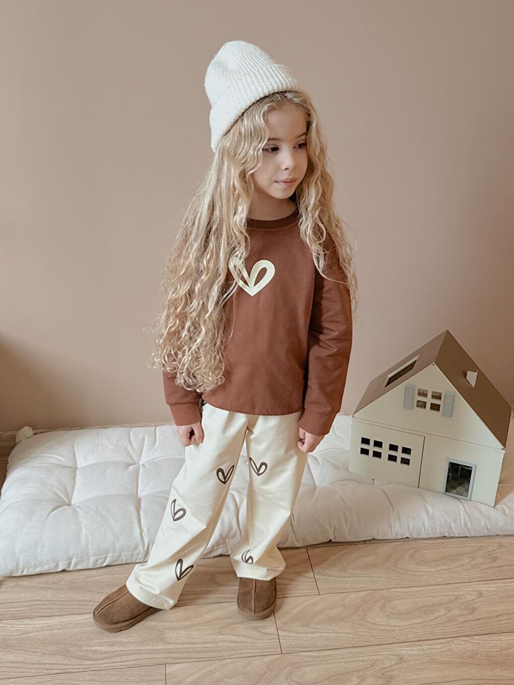 Kız Çocuk Pamuklu Love Desenli Eşofman Takımı Kahverengi-2