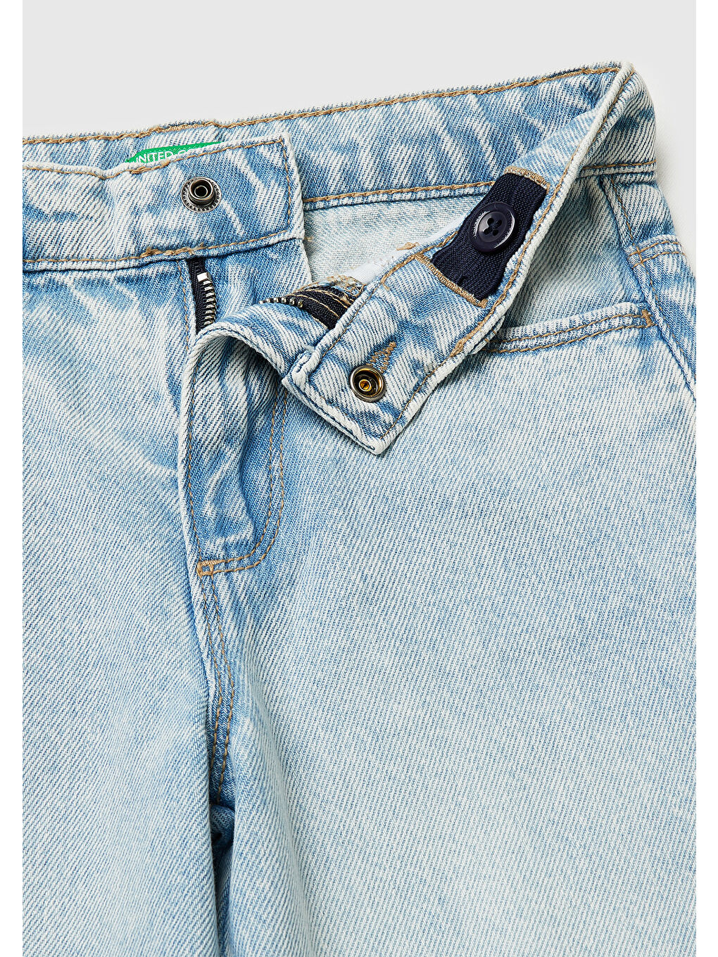Kız Çocuk Açık Mavi Arka Cebi Nakışlı 5 Cepli Dalgalı Paça Denim Pantolon-2