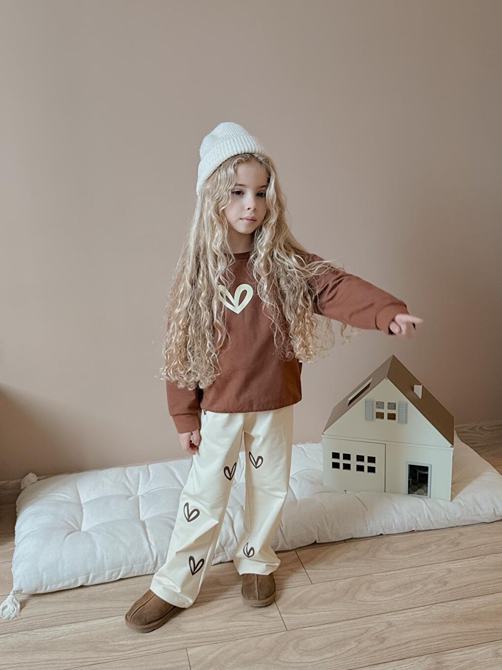 Kız Çocuk Pamuklu Love Desenli Eşofman Takımı Kahverengi-3