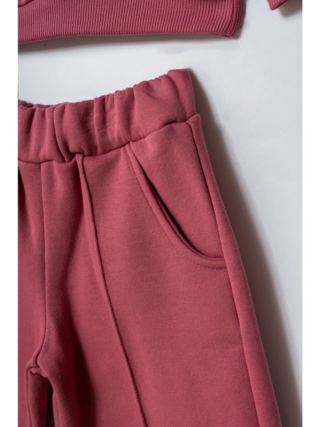 Pembe Kız Çocuk 3 İplik Kumaş Dantelli Yaka İspanyol Paça Eşofman Takımı-3