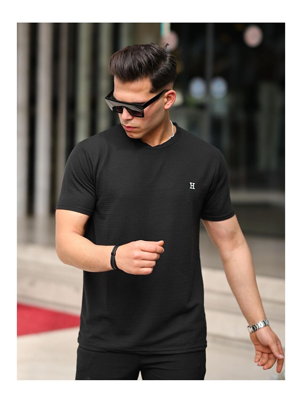 Siyah Erkek Slim Fit Waffle Kumaş Sıfır Yaka Nakışlı T-shirt