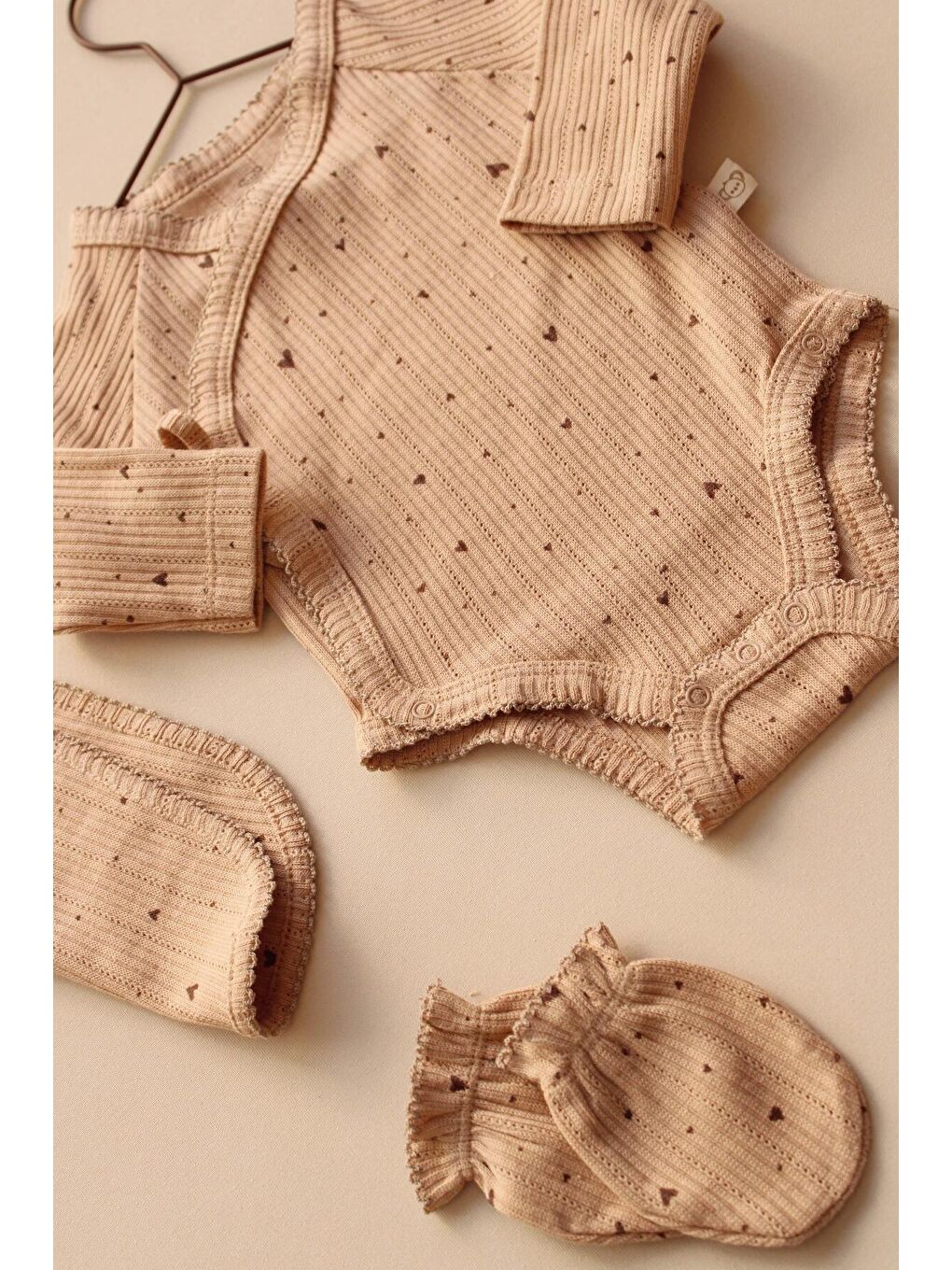 Kahverengi 5li Kruvaze Yenidoğan Set Kalp Baskılı Model 5 (0-3 Ay)-5