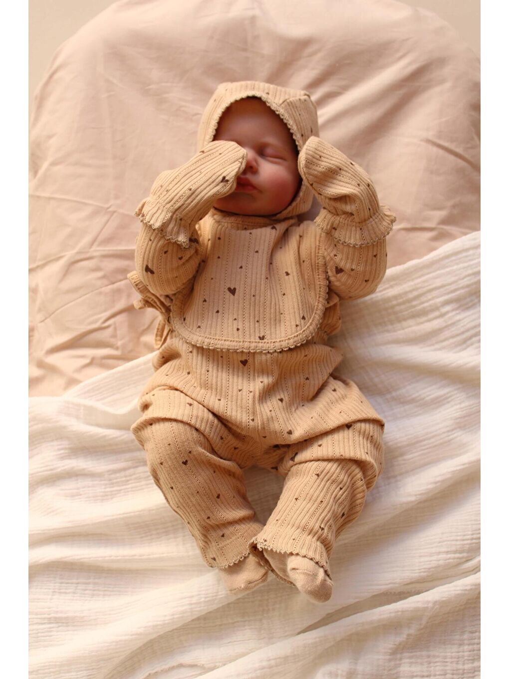 Kahverengi 5li Kruvaze Yenidoğan Set Kalp Baskılı Model 5 (0-3 Ay)-6