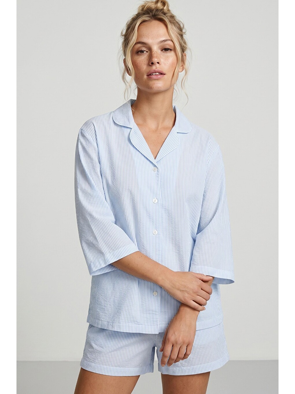 Mavi Düğmeli İnce Soft Örme Şortlu Pijama Takımı 8054