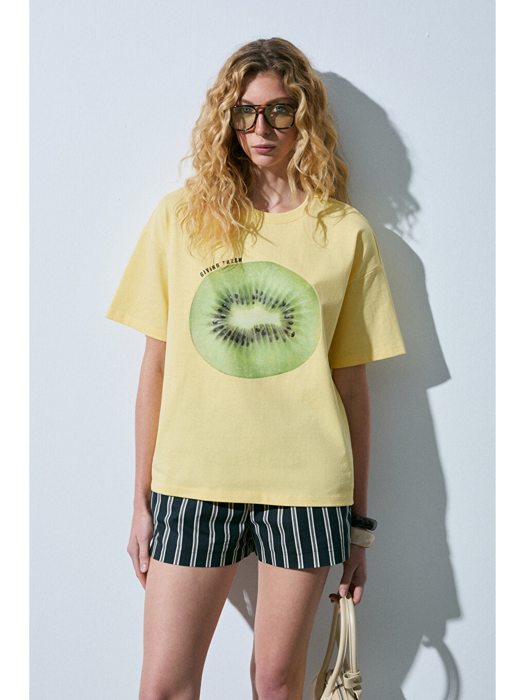Sarı ASTERIVE Kadın Organik Pamuklu Baskılı Bisiklet Yaka Oversıze SARI T-Shirt-2