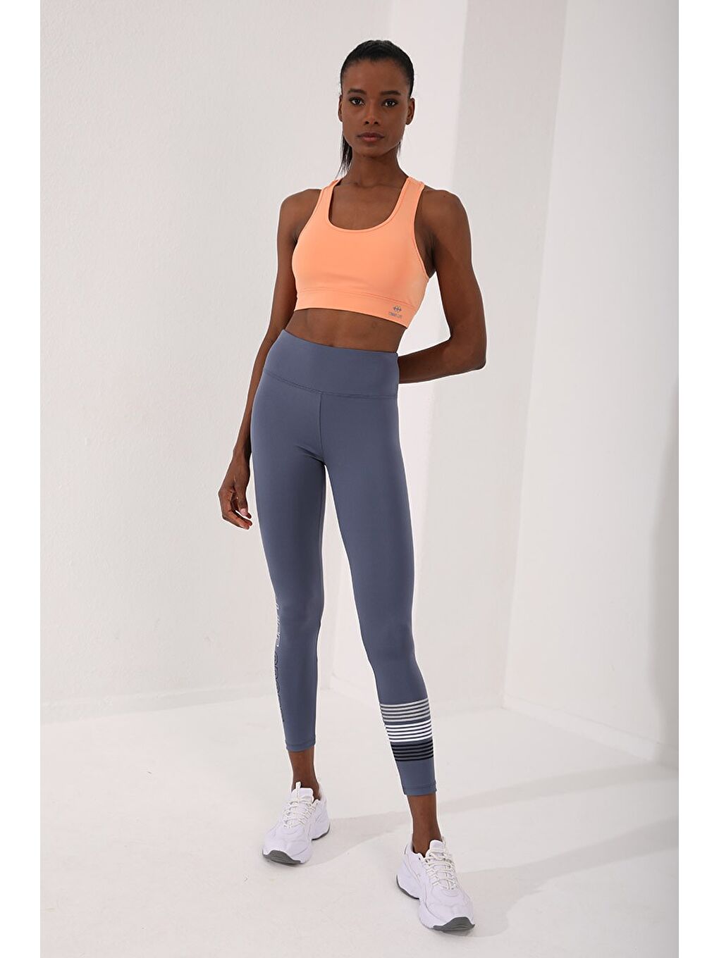 Turuncu Yavruagzı Sırt Detaylı Dar Kalıp U Yaka Kadın Spor Büstiyer - 97120-1