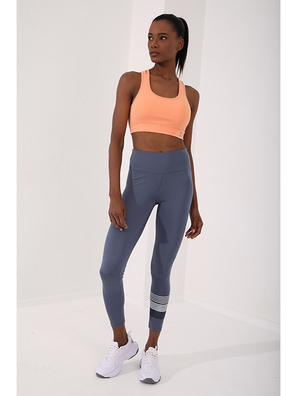 Turuncu Yavruagzı Sırt Detaylı Dar Kalıp U Yaka Kadın Spor Büstiyer - 97120-3