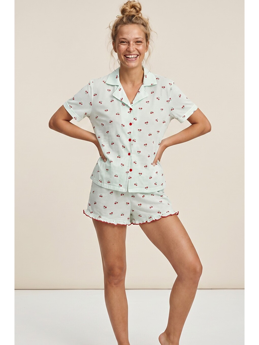 Yeşil İnce Soft Örme Mevsimlik Düğmeli Şortlu Pijama Takımı 8044-1