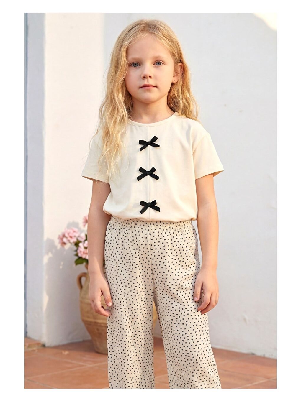 Bej Kız Çocuk Pamuklu Krem Siyah Fiyonk Detaylı Tişört Pantolon Takım-3