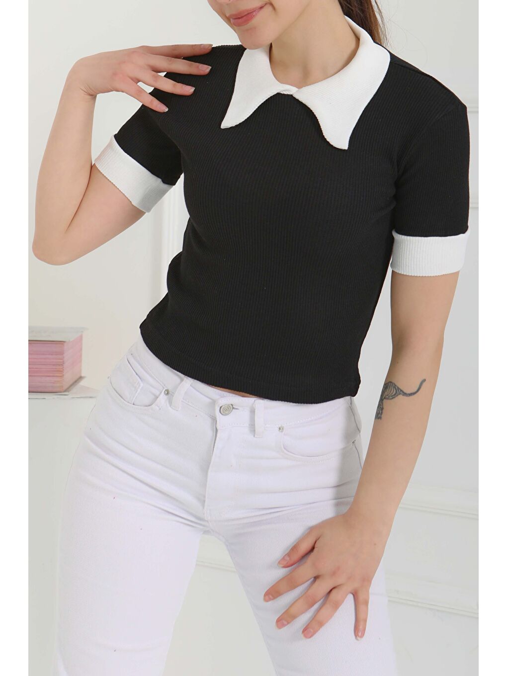 Yaka Garnili Crop Siyah - 27139-1