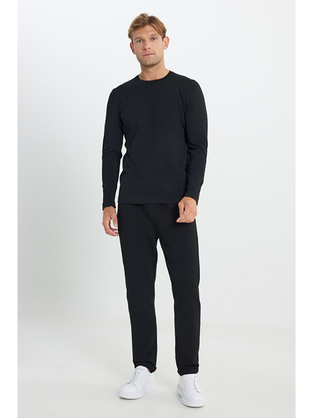 Erkek Siyah Standart Fit Normal Kesim Bisiklet Yaka Triko Kazak-1