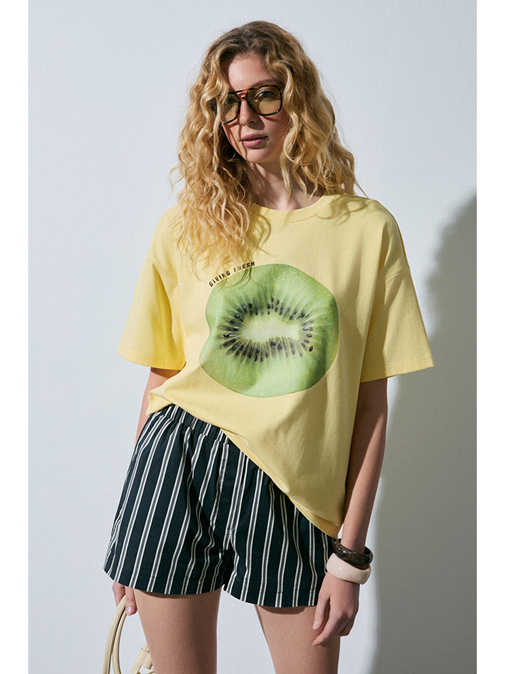 Sarı ASTERIVE Kadın Organik Pamuklu Baskılı Bisiklet Yaka Oversıze SARI T-Shirt-3