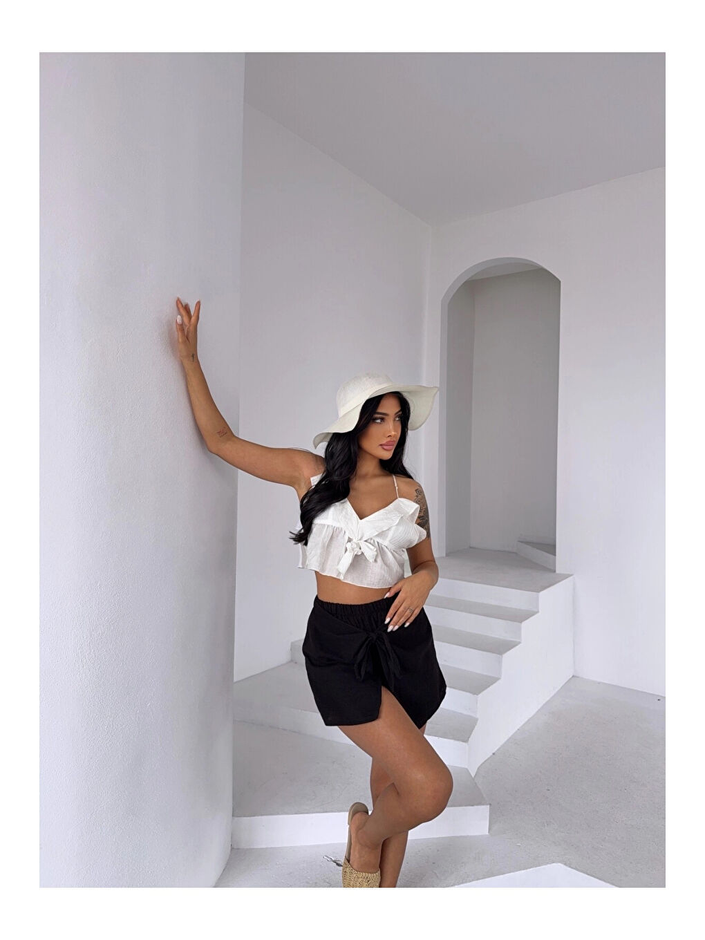 Kadın Siyah Bağlama Detay Müslin Şort HZL25S-DSB2323-1