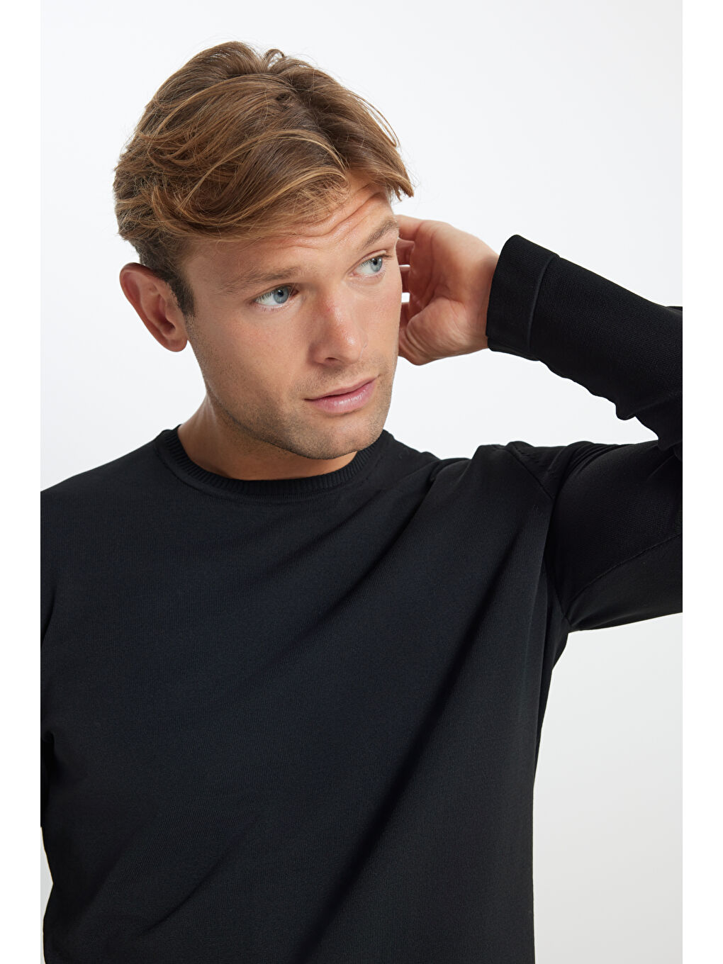 Erkek Siyah Standart Fit Normal Kesim Bisiklet Yaka Triko Kazak-2