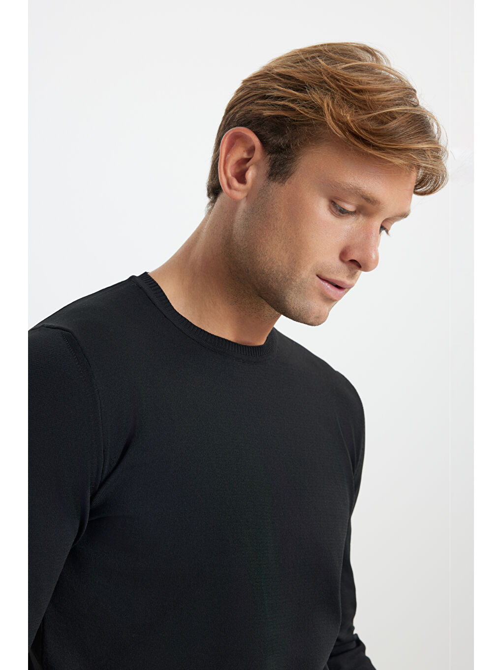 Erkek Siyah Standart Fit Normal Kesim Bisiklet Yaka Triko Kazak-3