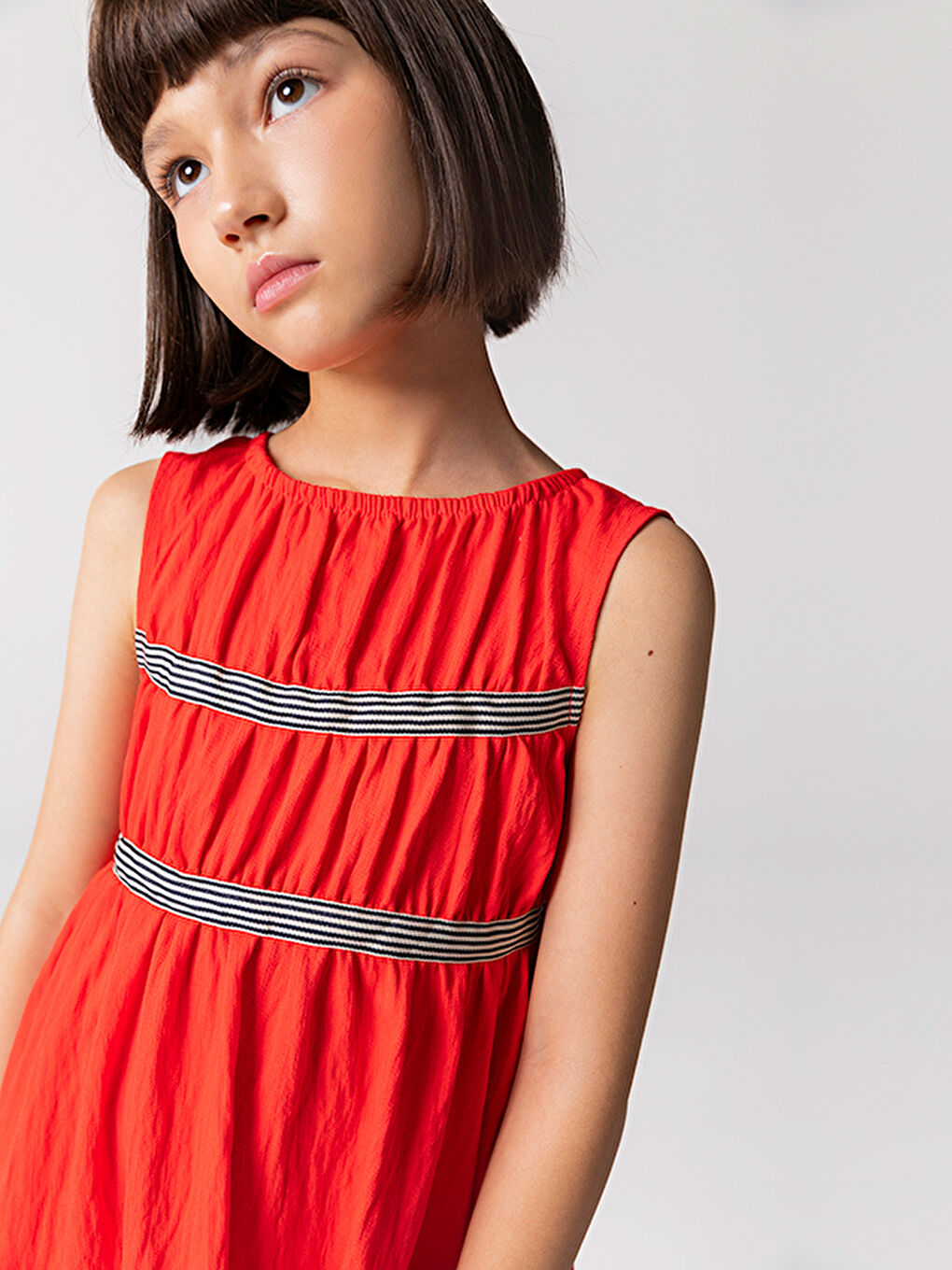 Turuncu Büzgülü Kırmızı Kolsuz Kız Çocuk Elbise-2