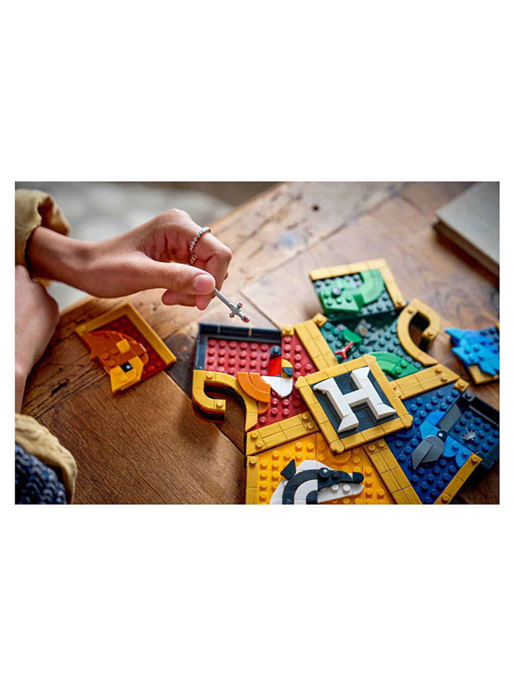 Harry Potter Hogwarts Bina Arması 76462-2