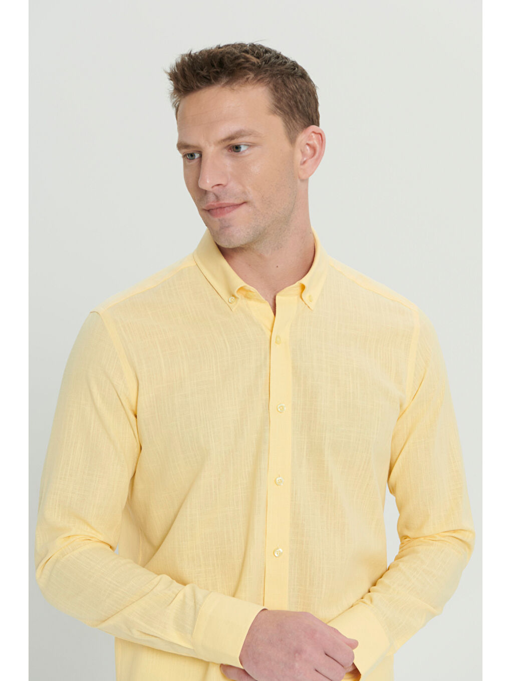Erkek Sarı %100 Pamuk Oxford Slim Fit Dar Kesim Düğmeli Yaka Flamlı Gömlek-4