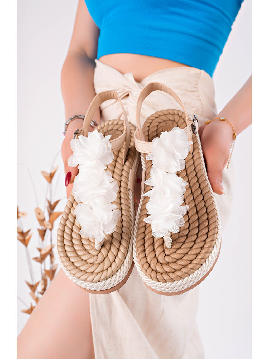 Beyaz Kadın Günlük Sandalet-1