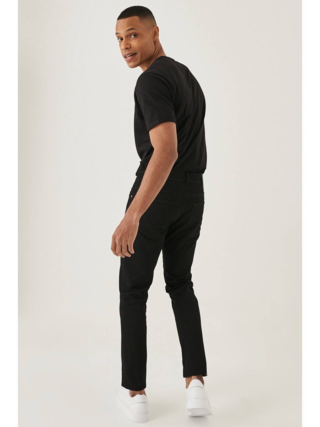 Erkek Siyah Comfort Fit Rahat Kesim Denim Jean Pantolon-3