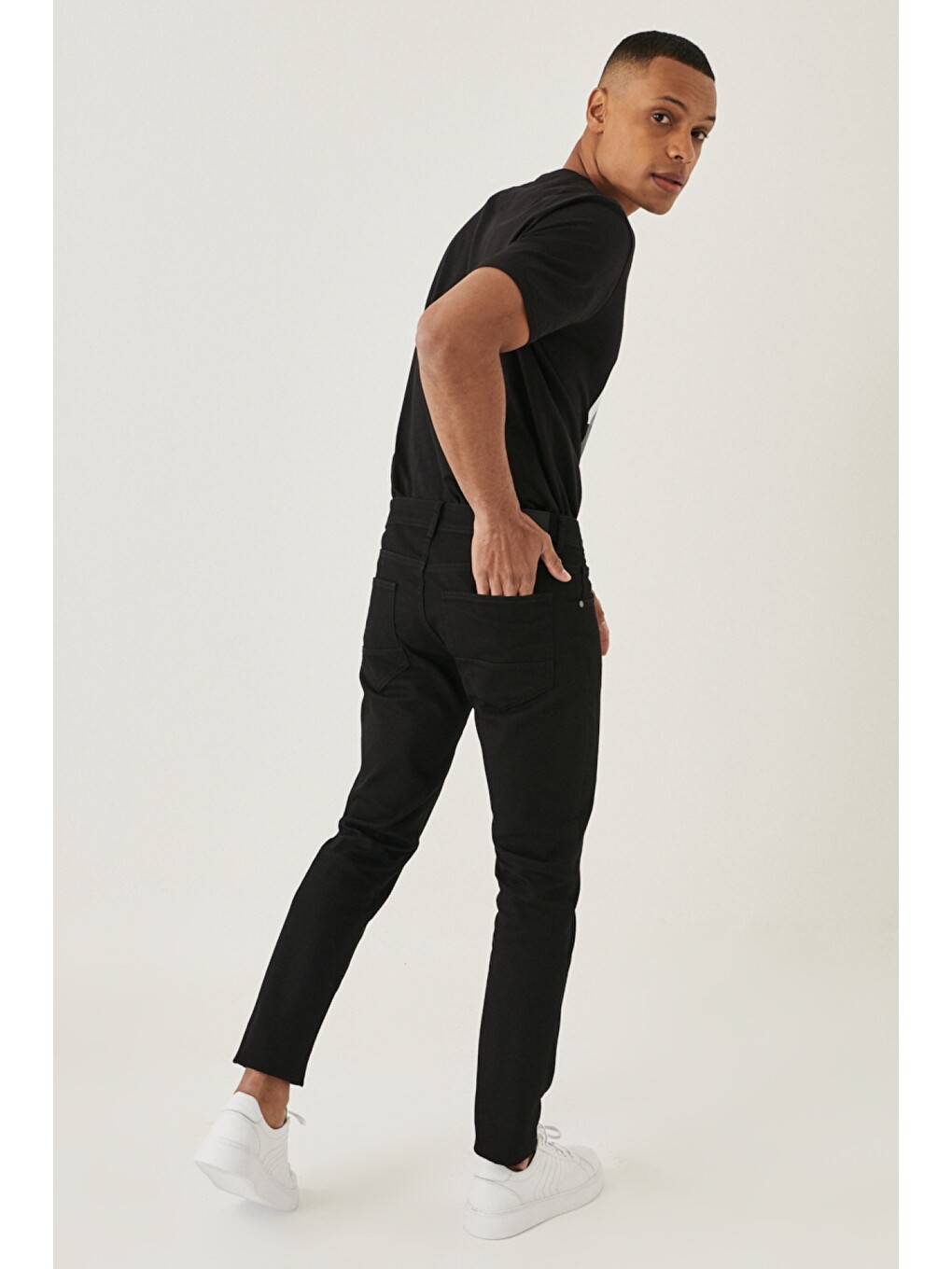 Erkek Siyah Comfort Fit Rahat Kesim Denim Jean Pantolon-4