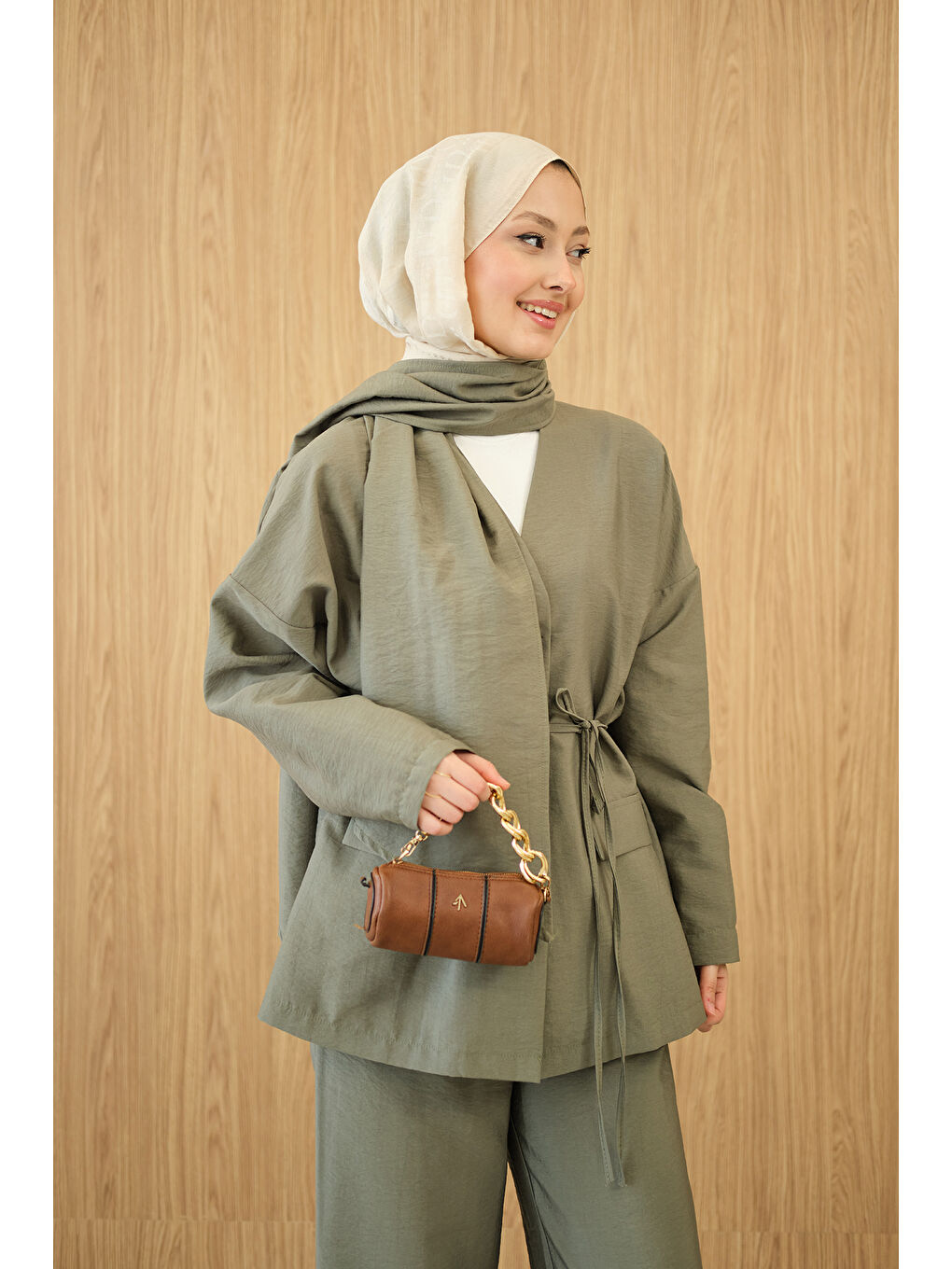 Kadın Gizli Düğme Detay V Yaka Takım Yeşil-1