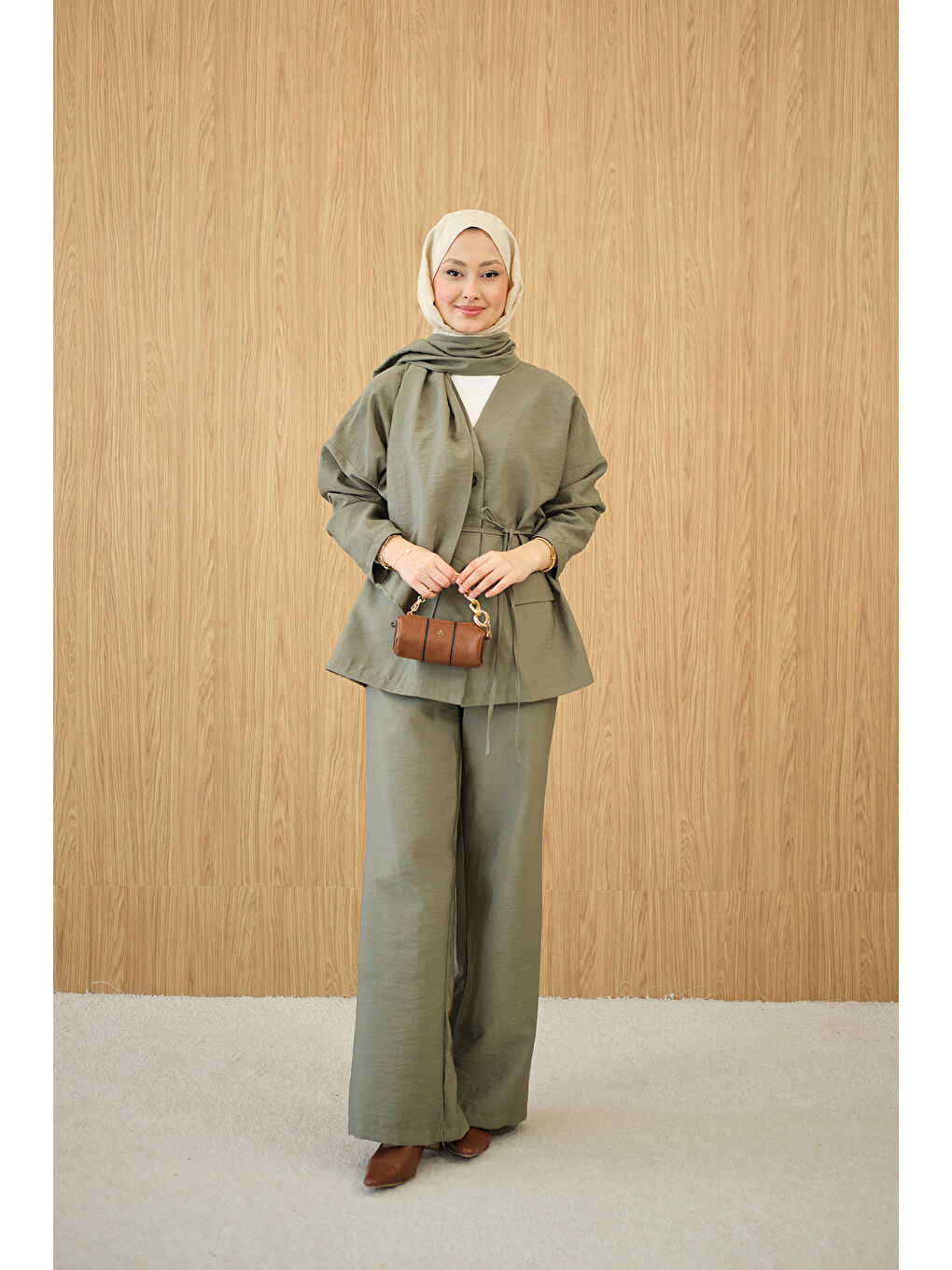 Kadın Gizli Düğme Detay V Yaka Takım Yeşil-2