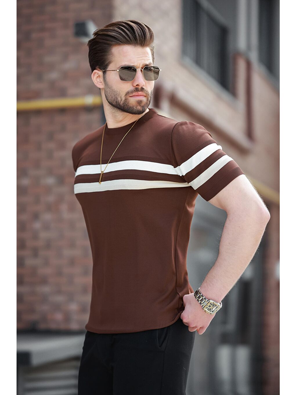 Kahverengi Çizgili Bisiklet Yaka Triko Tişört E7414-2