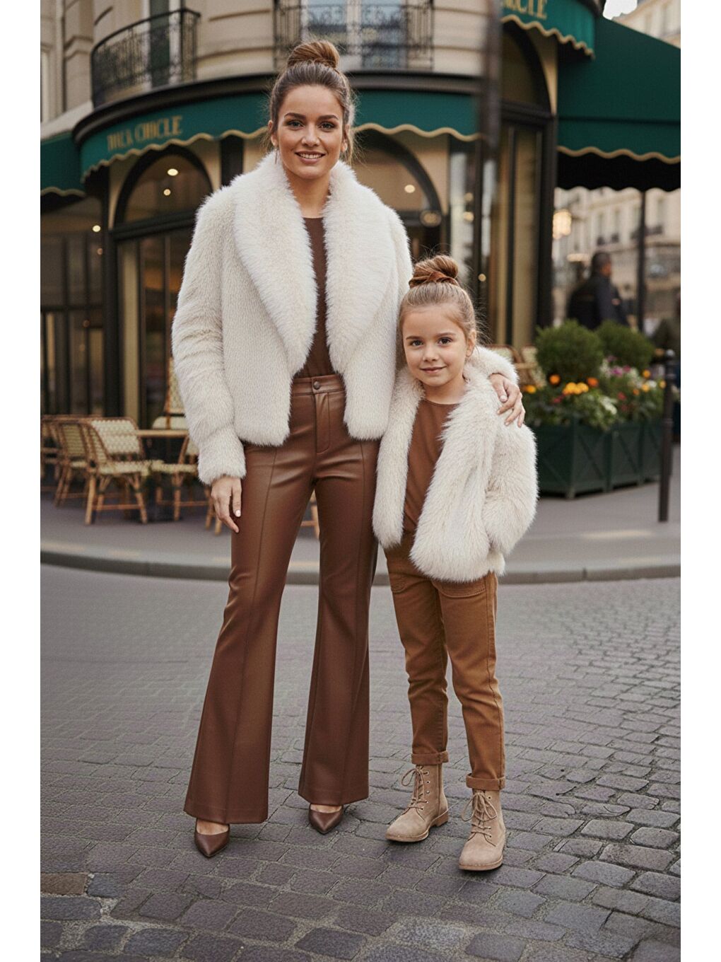 Bej Astarlı Şal Yaka Kız Çocuk Suni Kürk-1