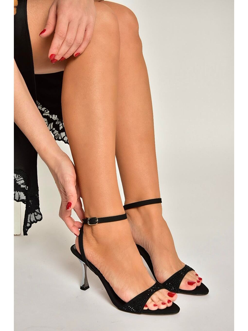 Siyah Kadın Topuklu Ayakkabı Y820012004-3