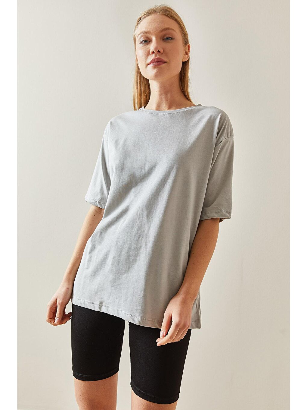 Gri Bisiklet Yaka Basic Oversize Tişört 4KXK1-47895-03-2