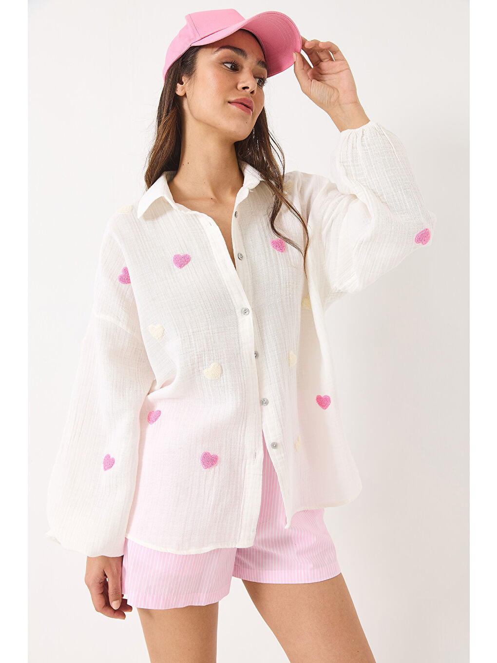Beyaz Kadın Süzene Kalp Nakışlı Overisize Müslin Gömlek-3