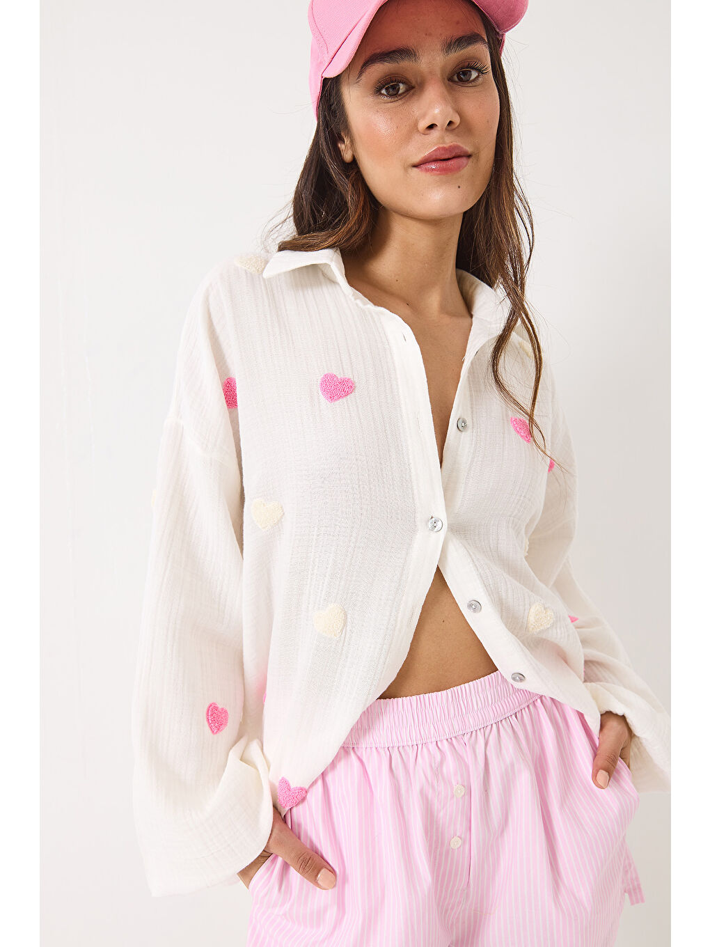 Beyaz Kadın Süzene Kalp Nakışlı Overisize Müslin Gömlek-4