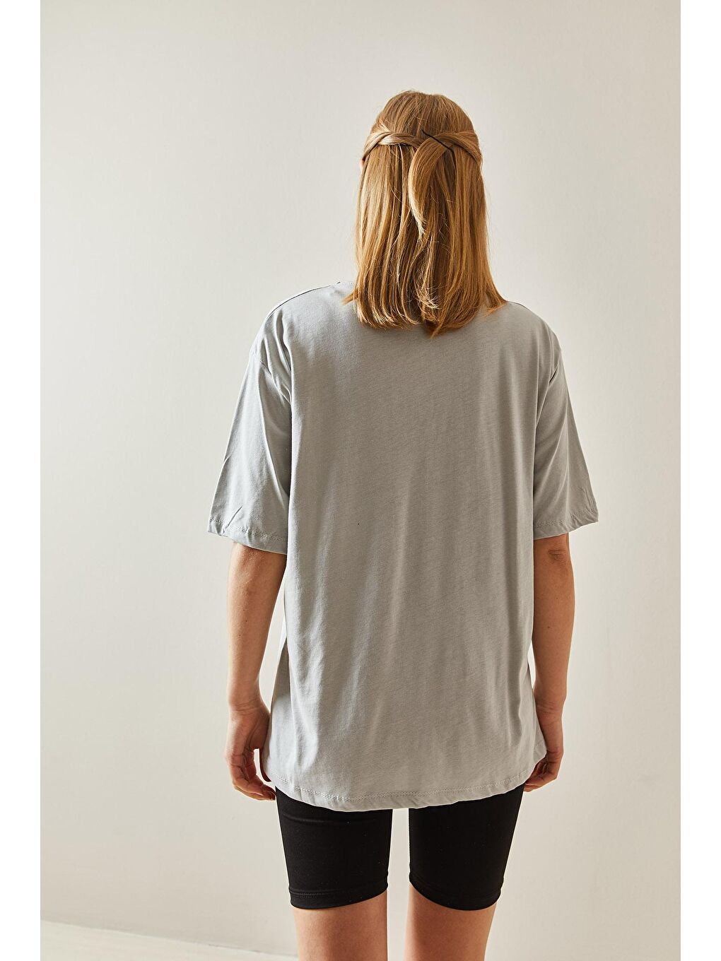 Gri Bisiklet Yaka Basic Oversize Tişört 4KXK1-47895-03-3