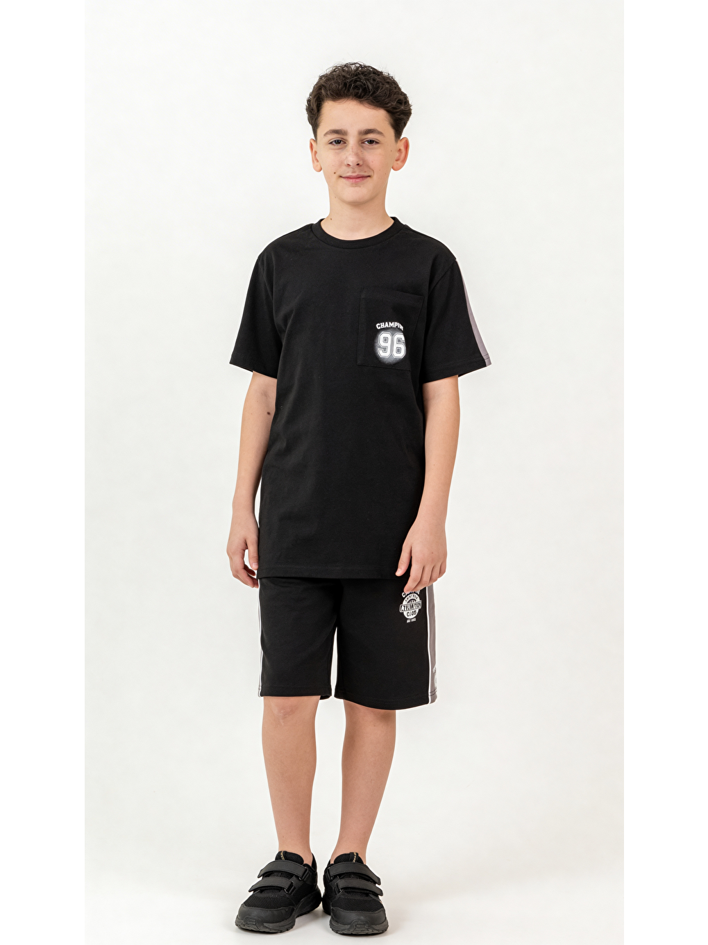 Siyah Üst Ön Cep Baskılı Kollar Garnili Alt Yanlar Garnili Erkek Çocuk Şort - Tişört Takımı-1