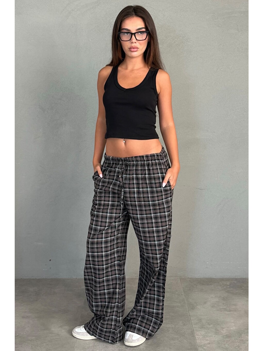 Siyah Lastikli Bel Geniş Paça Ekose Pantolon Mg2658-3