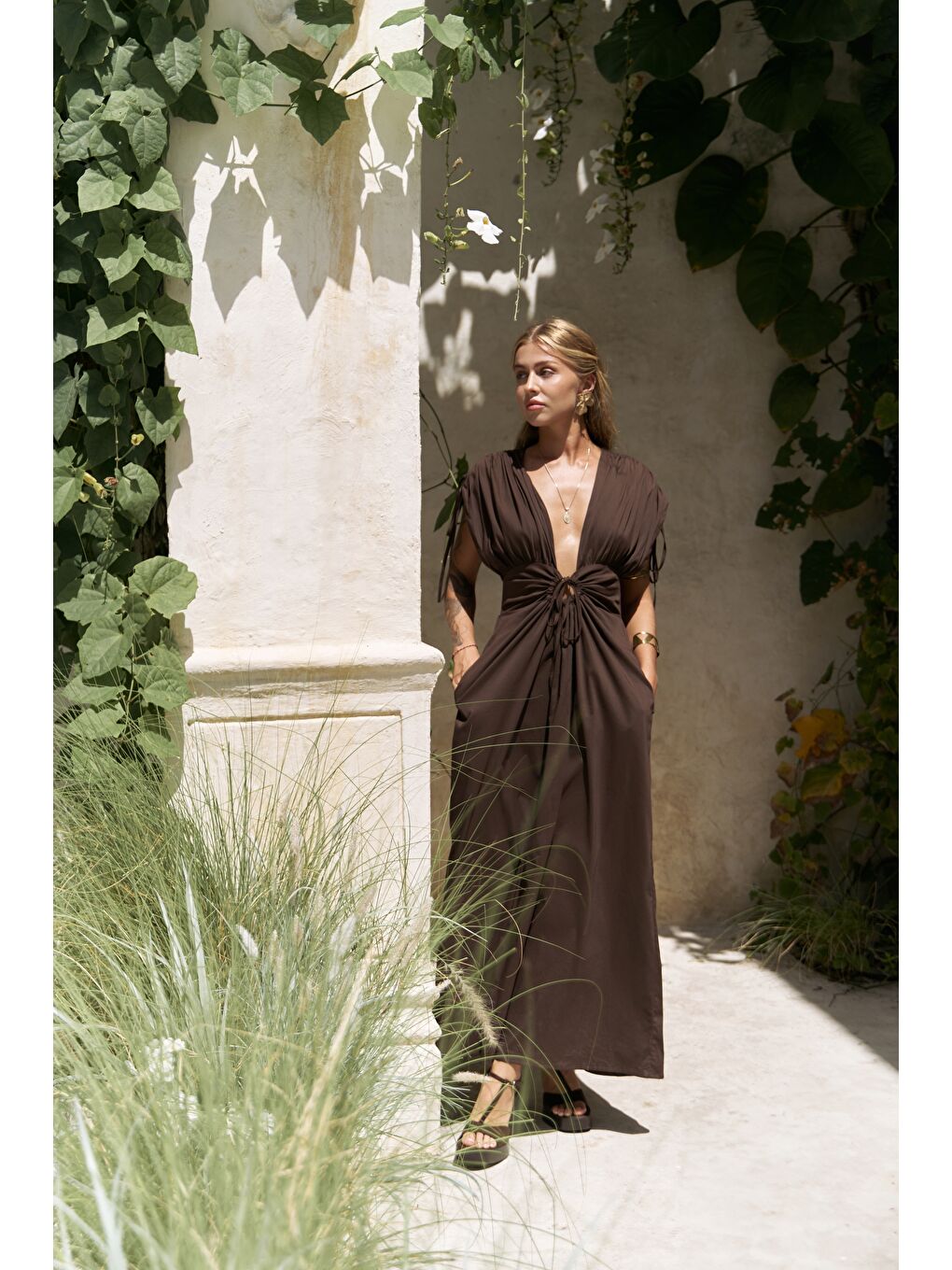 Kahverengi Manarola Büzgü Detay Kahve Uzun Elbise