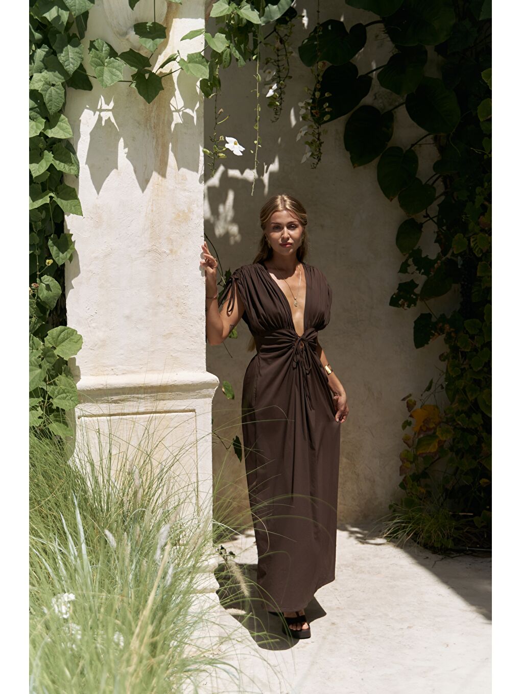 Kahverengi Manarola Büzgü Detay Kahve Uzun Elbise-3