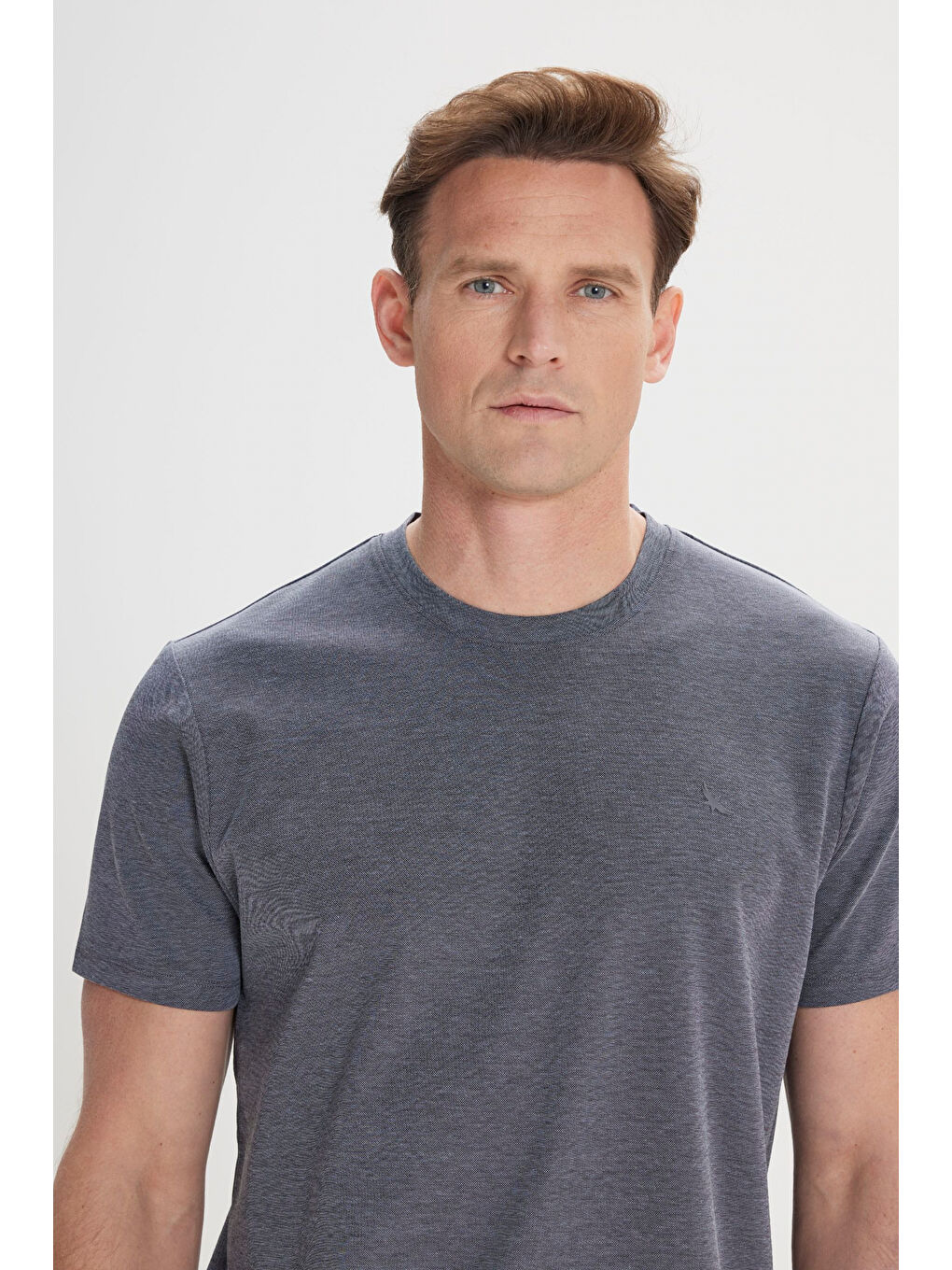 Erkek Antrasit Yumuşak Dokulu Slim Fit Dar Kesim Bisiklet Yaka Tişört-3